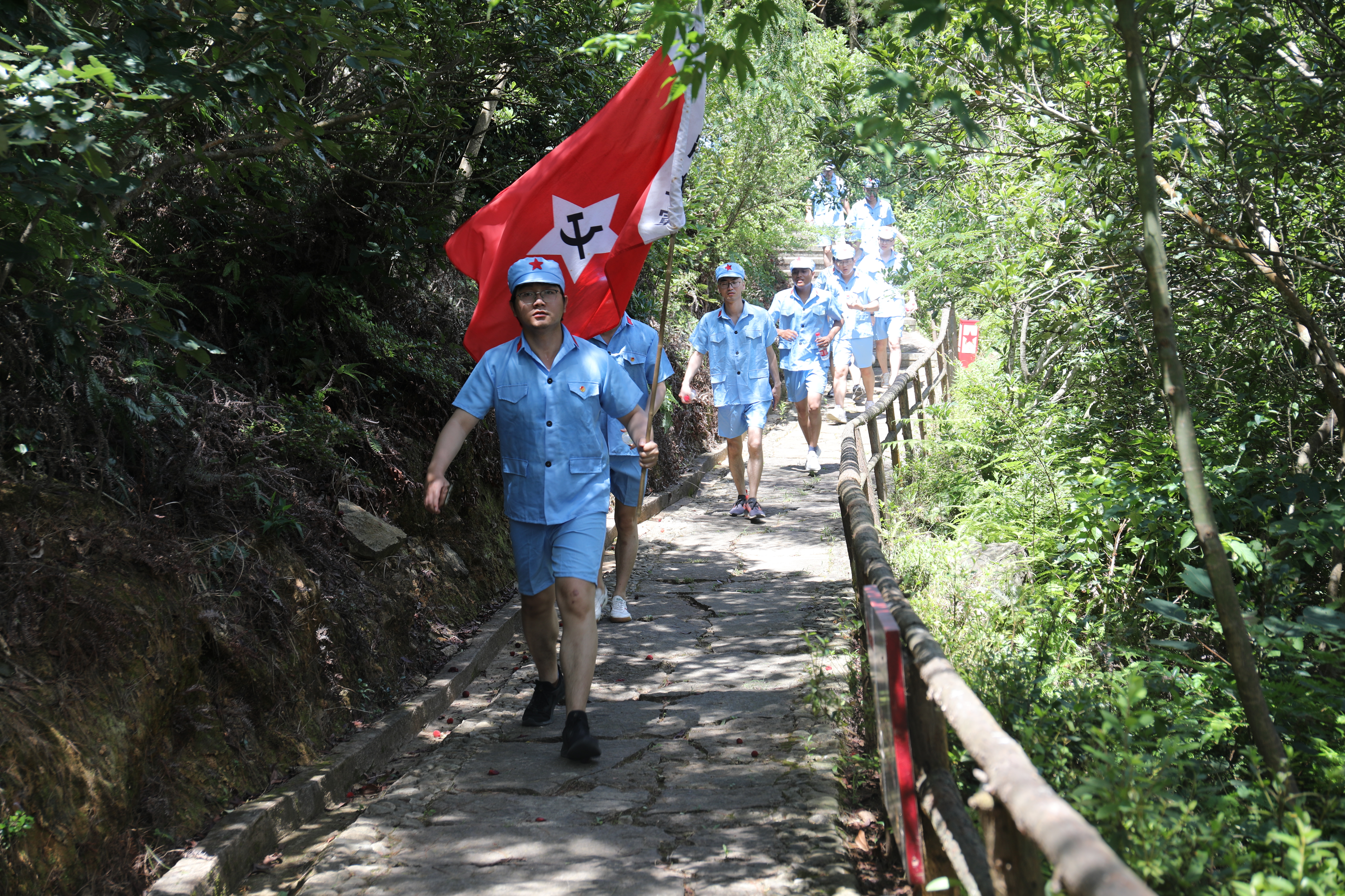 1702620231741010013.jpg 2大唐浙江乌沙山发电公司团委举办”沉浸式“红色主题团日实践活动.jpg
